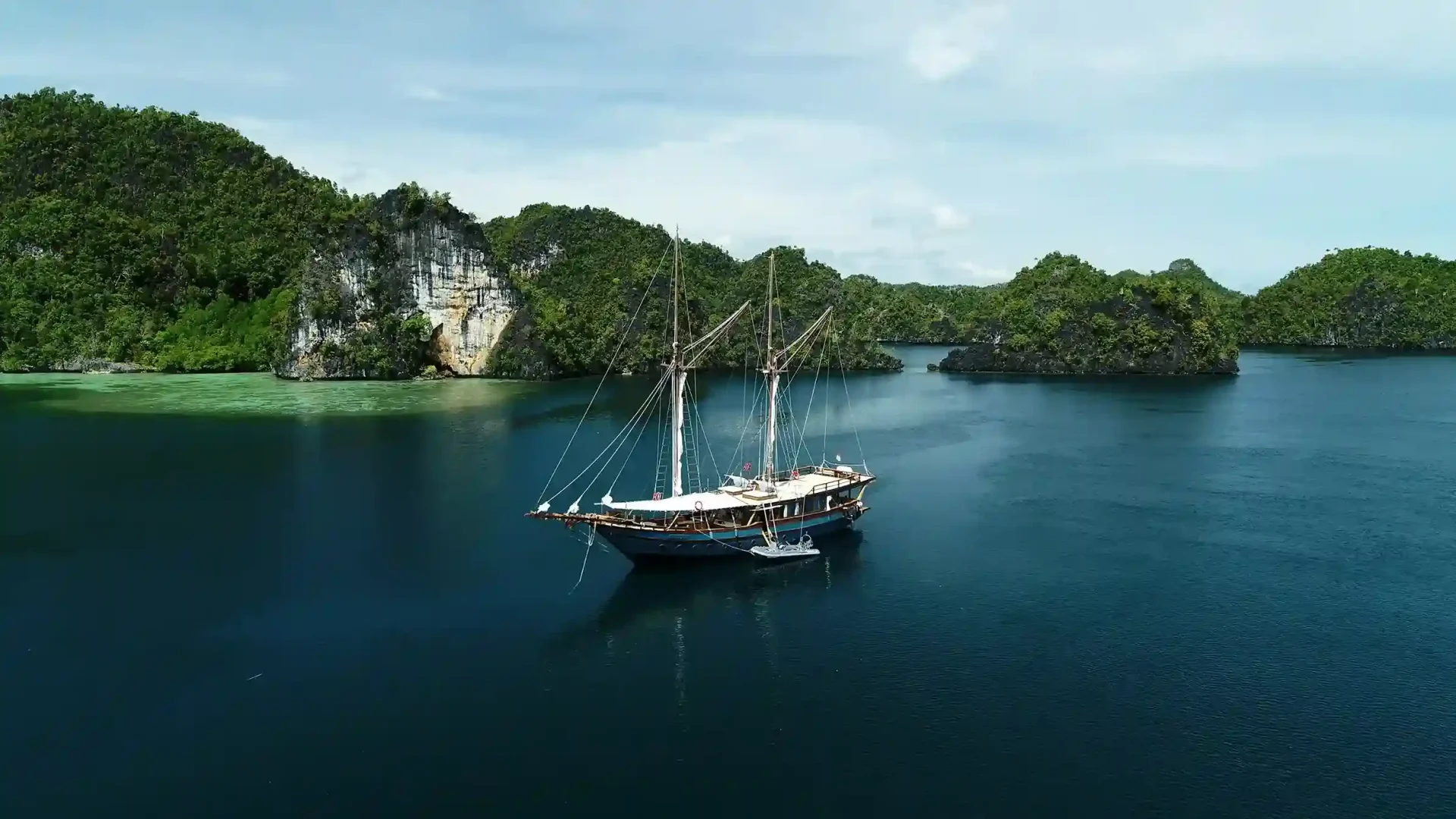 Sailing Liveaboard Raja Ampat