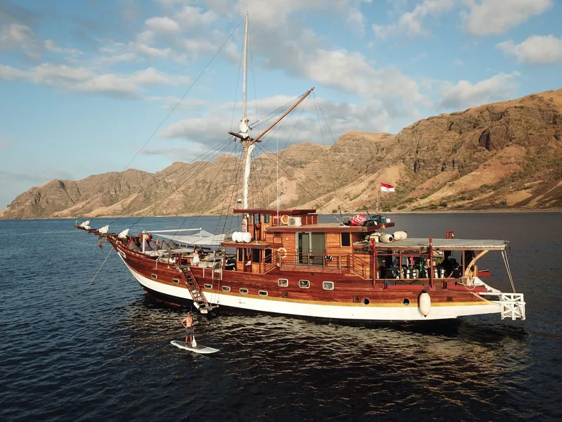 Amaya Explorer — private charter yacht, exterior