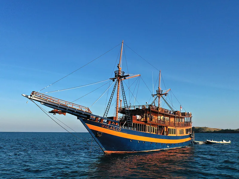 Malaillo — private charter yacht, exterior