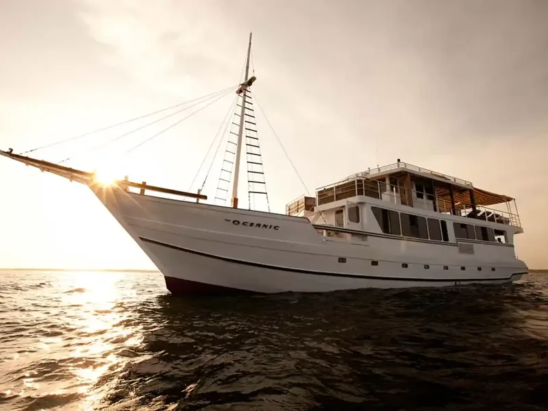 Oceanic — private charter yacht, exterior