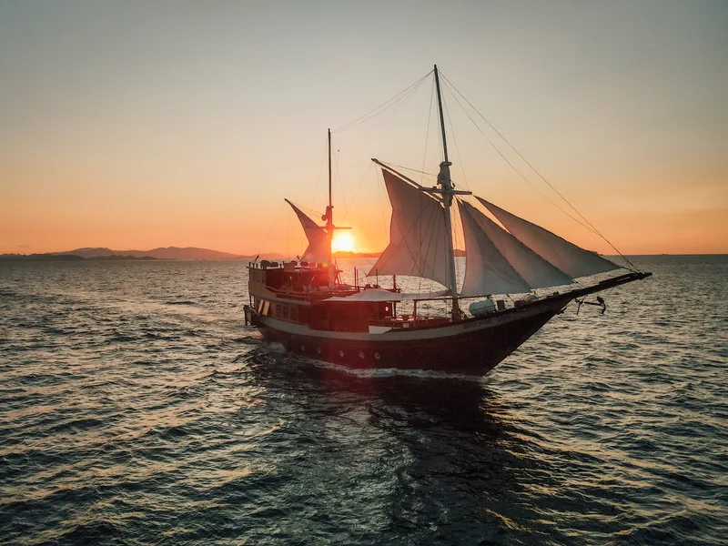 Queenesia II — private charter yacht, exterior