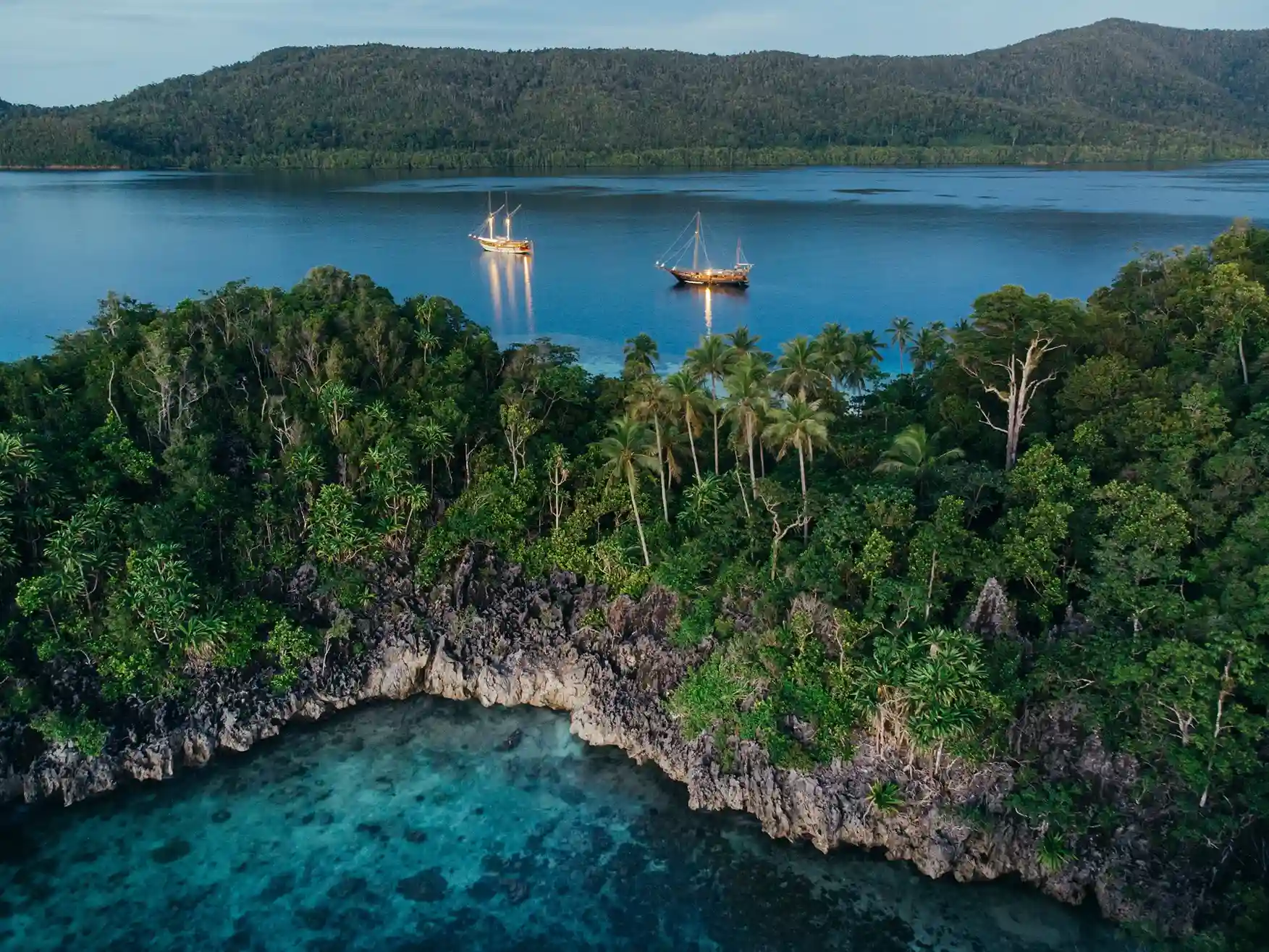Phinisi sailing under sail, Raja Ampat